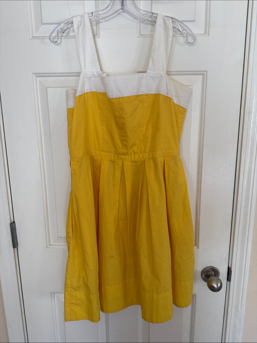 GAP Women's  size 10Sunny  Classic Sleeveless flit and flare Pleated Sundress